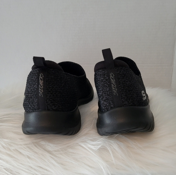 Skeckers Women's Black Slip-On Sneakers, Size 7.5 - Picture 4 of 8